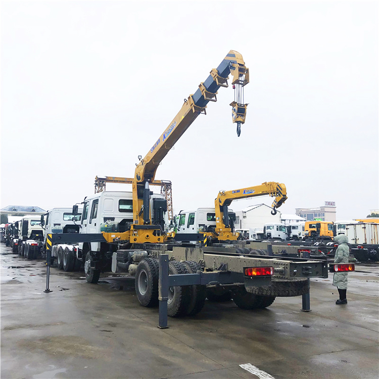 XCMG Official Pickup Truck Crane 30 Ton Truck Mounted Crane SQS300 for Sale